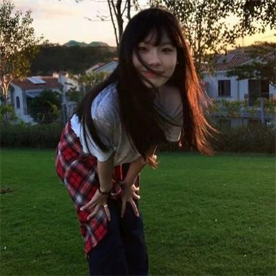 滑板女孩
